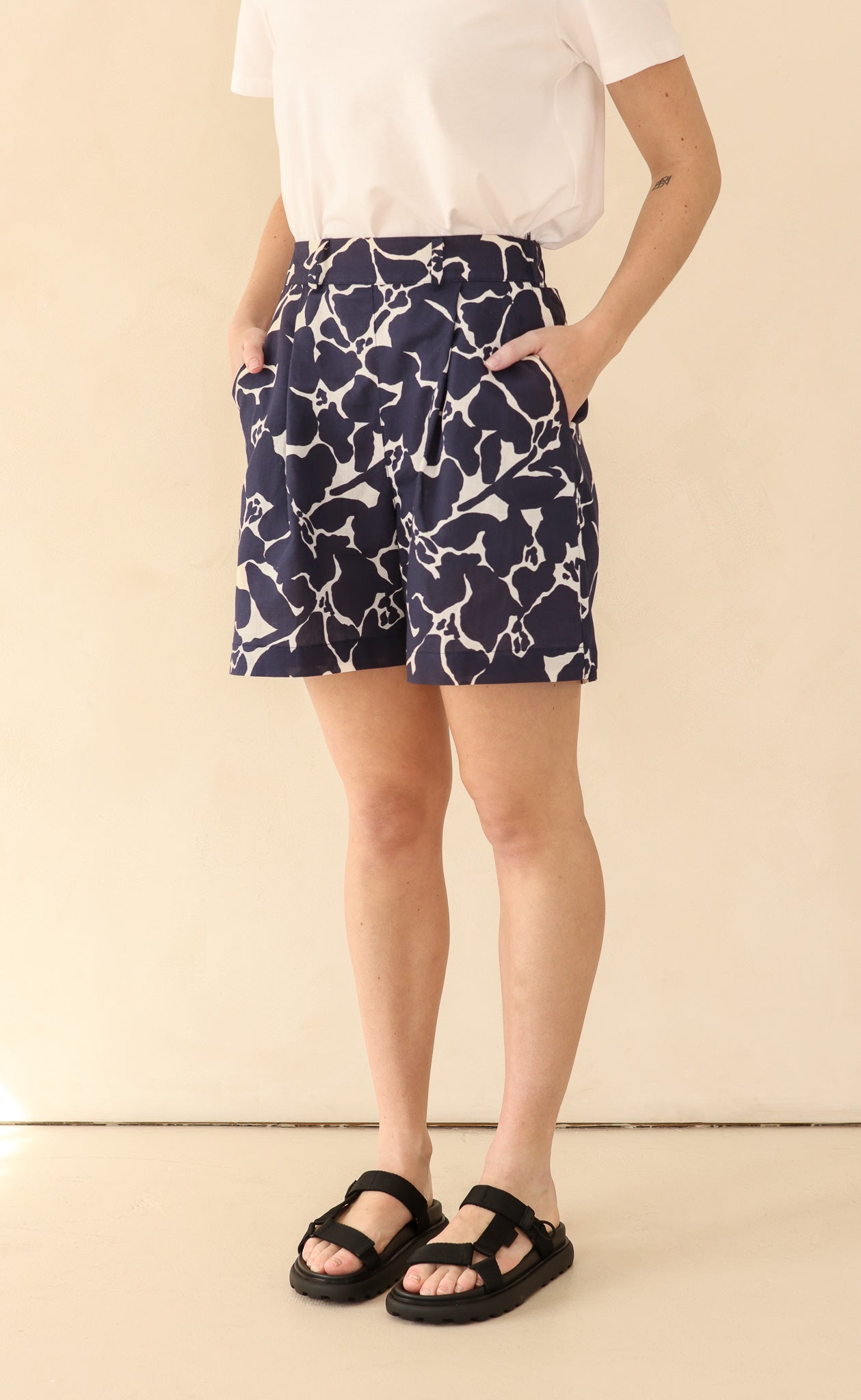 The Wanderer - High Waisted Shorts - Linen Cotton Blend