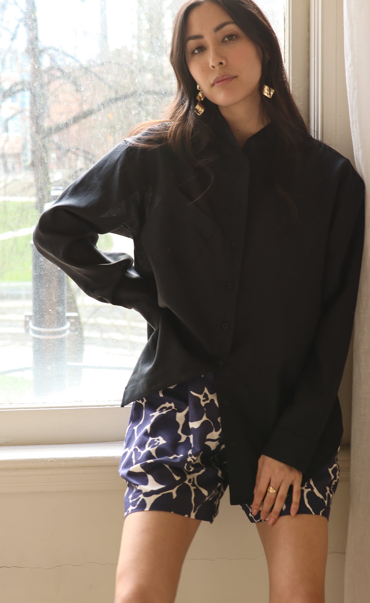 The Friend - Wayward Fit Tunic - Black 100% Linen