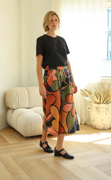 The Minimalist - Cropped Loose Pants - Dark Floral Cotton Blend