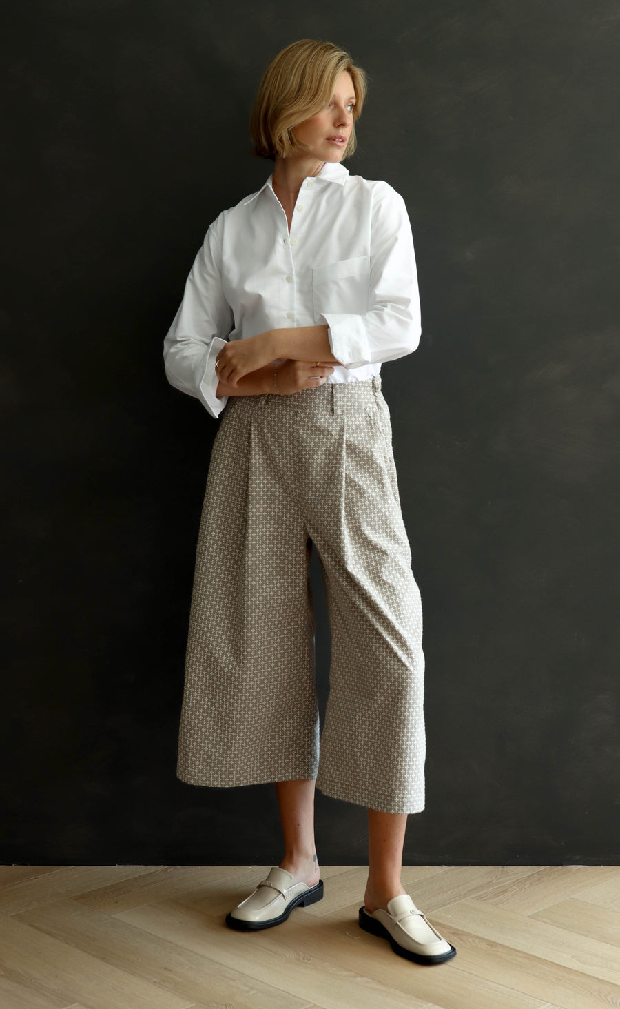 The Minimalist - Cropped Loose Pants - Oat Jacquard