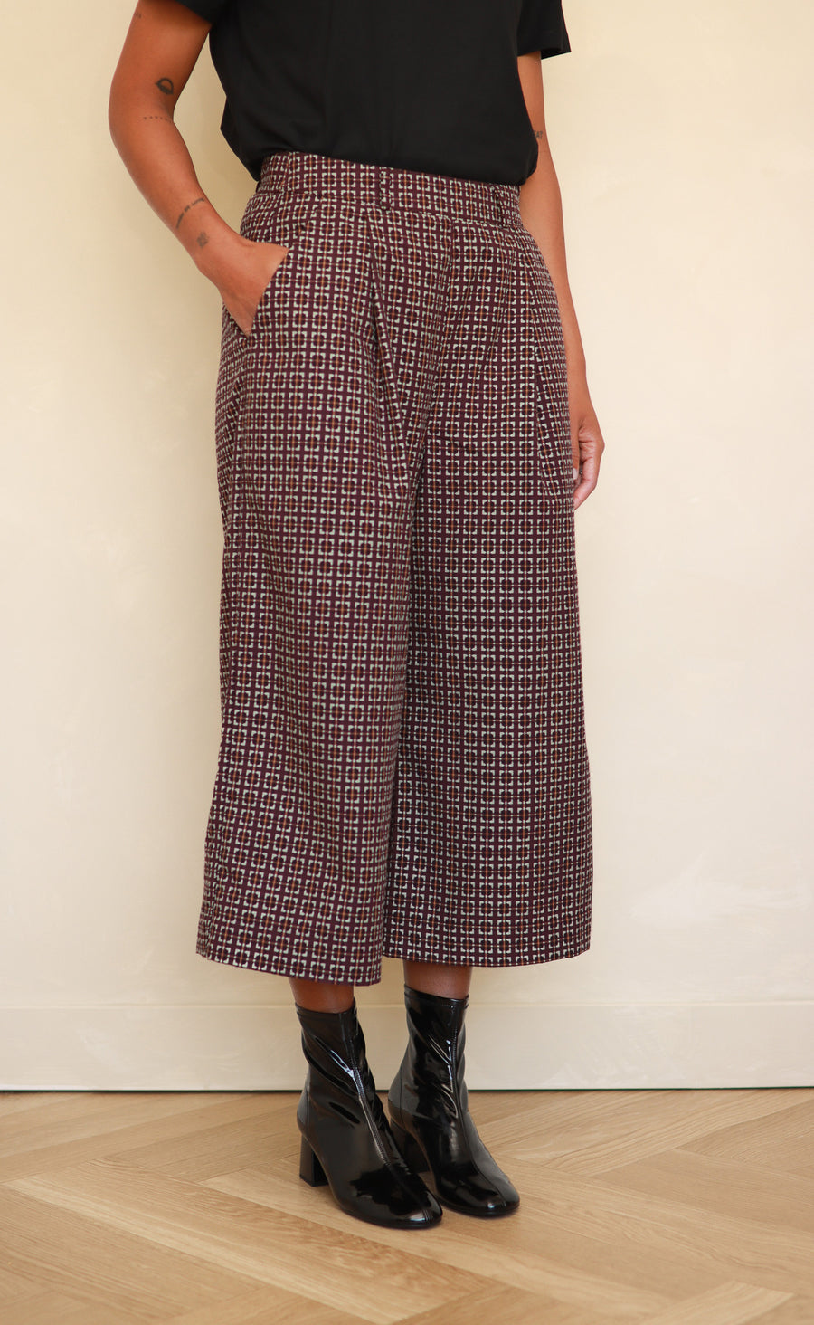 The Minimalist - Cropped Loose Pants - Aubergine + Grey Jacquard