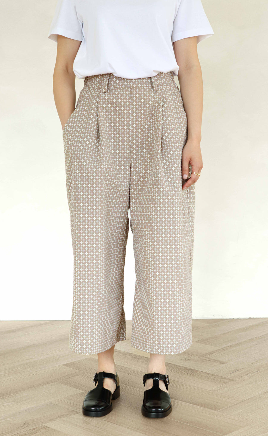 The Minimalist - Cropped Loose Pants - Oat Jacquard