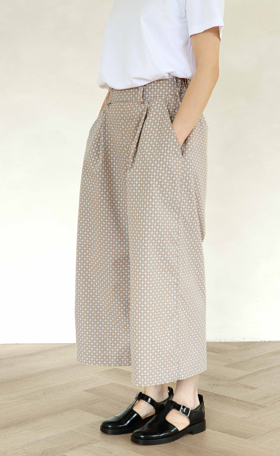 The Minimalist - Cropped Loose Pants - Oat Jacquard