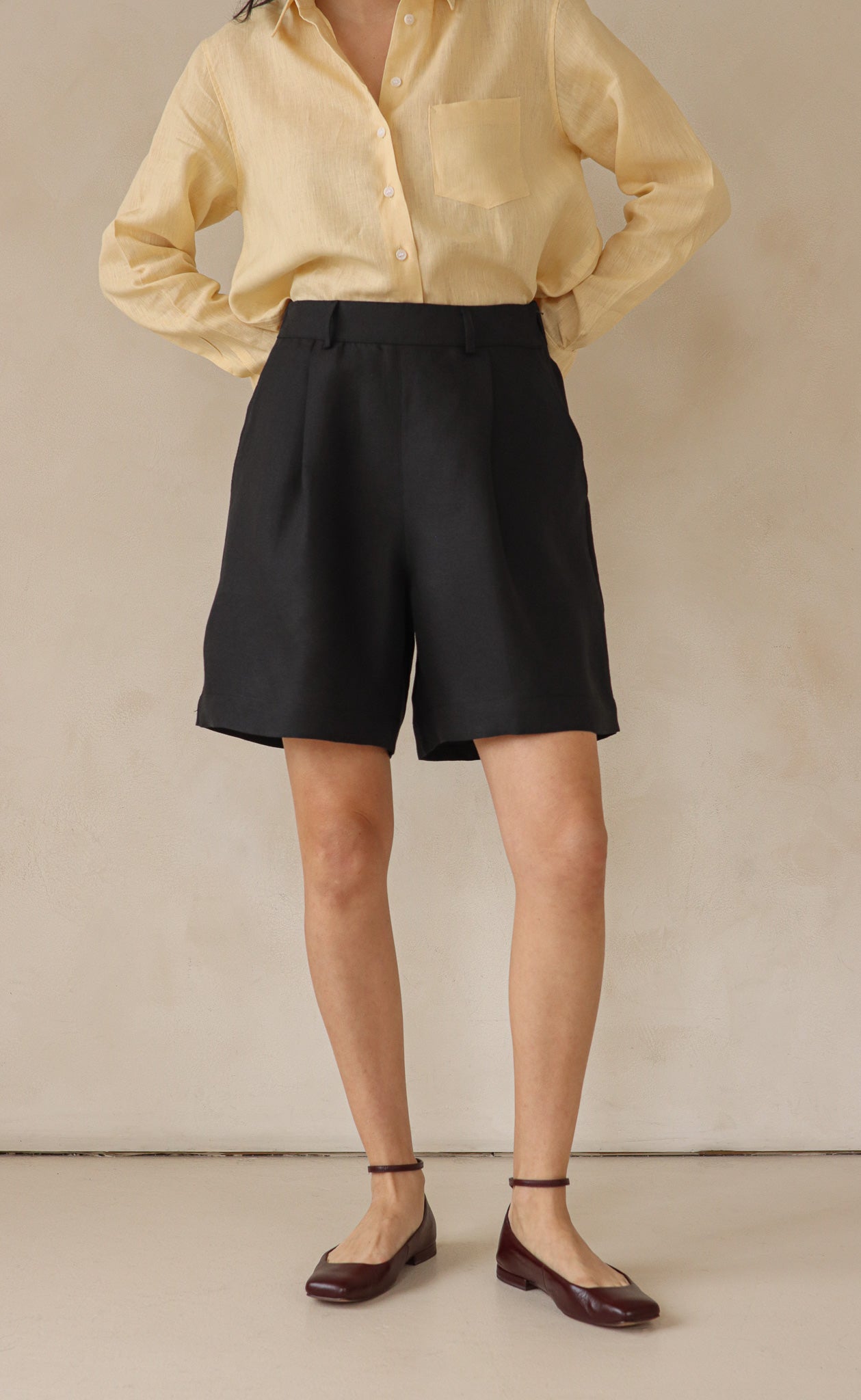The Wanderer - High Waisted Shorts - Black Linen