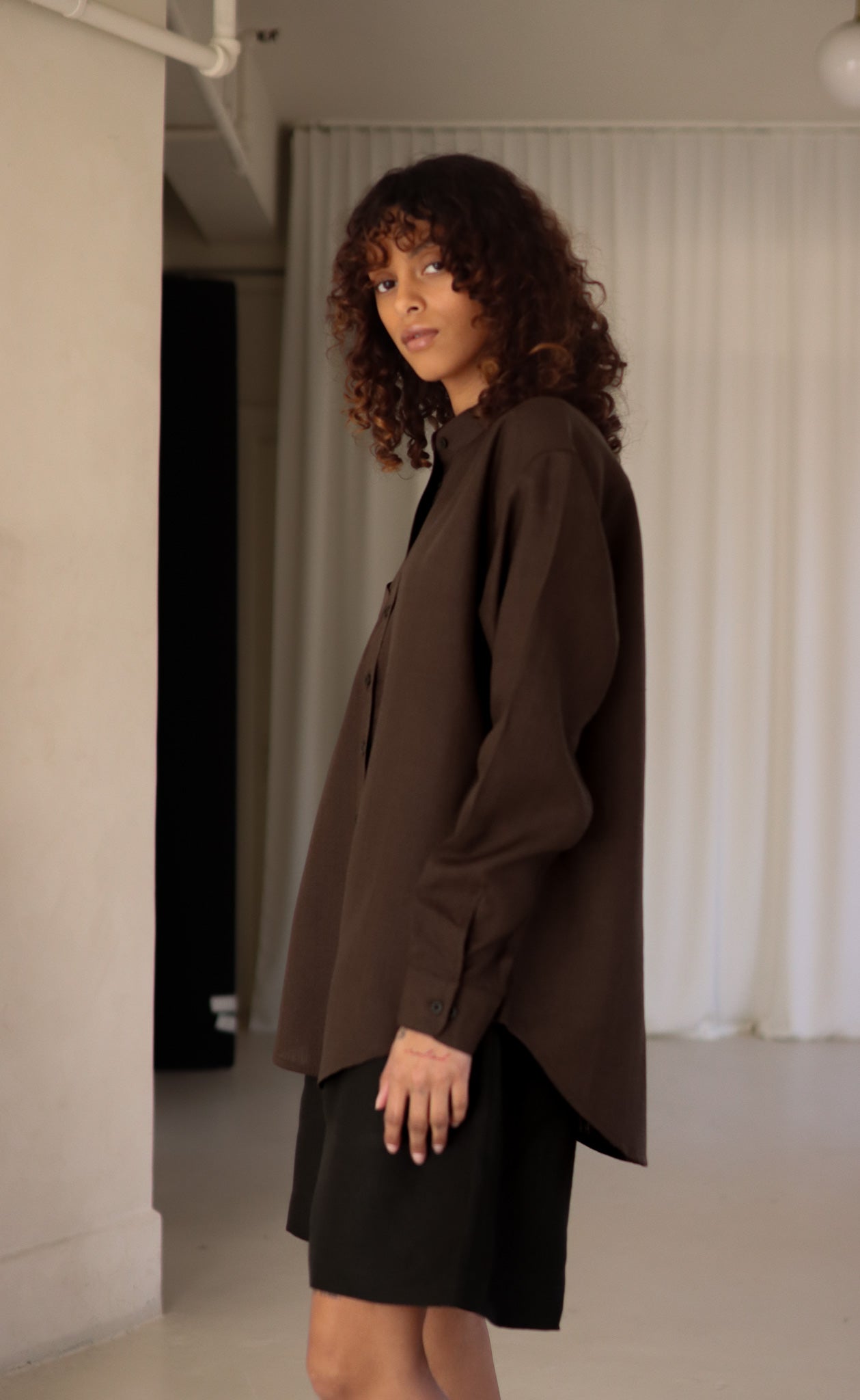 The Friend - Wayward Fit Tunic - Espresso 100% Linen