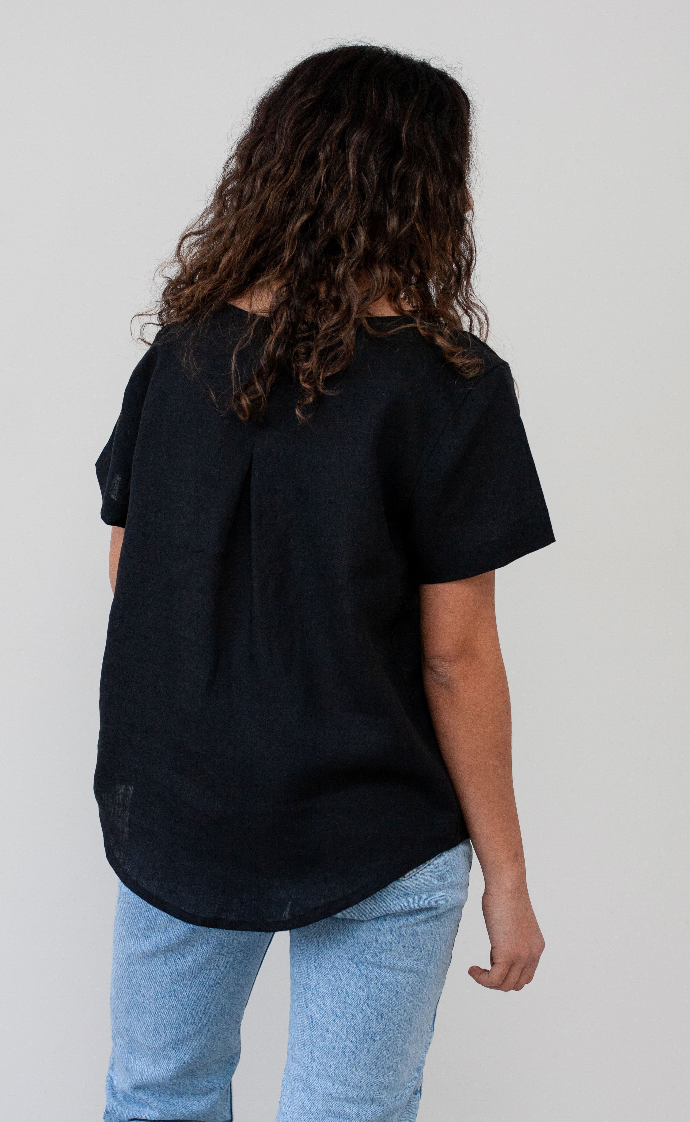 The Friend - Woven Tee - Black 100% Linen